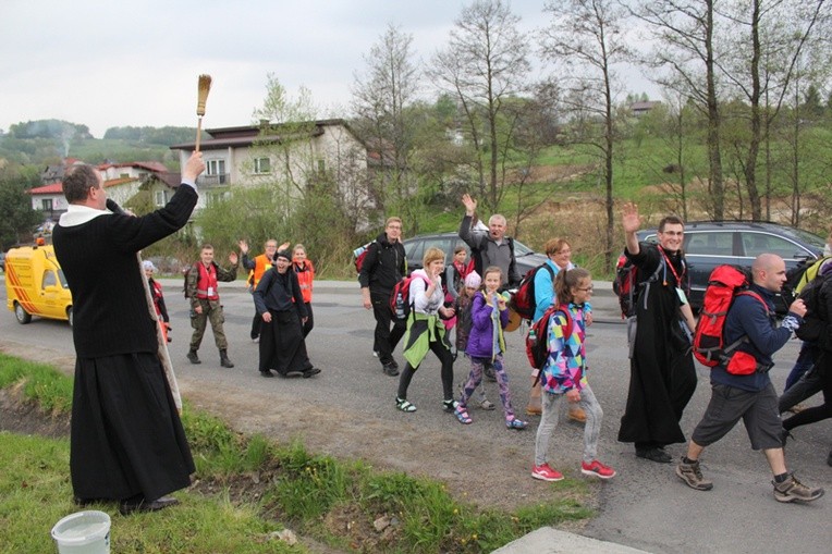 Na trasie drugiego dnia: przez Wieprz i Tomice do Wysokiej