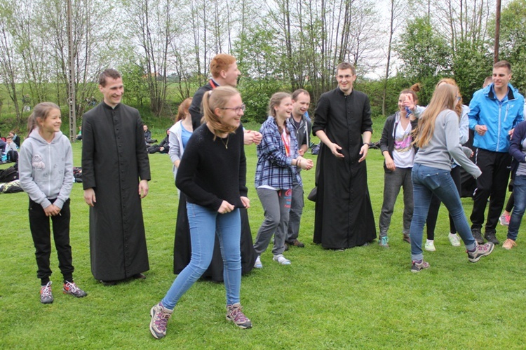 Tańce na boisku w Wysokiej AD 2015