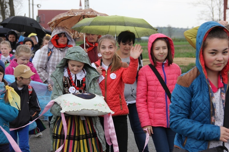 Pielgrzymka z Roszkowej Woli do Żdżar