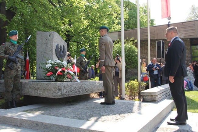 Tęcza mundurów - 224. rocznica Konstytucji 3 Maja 