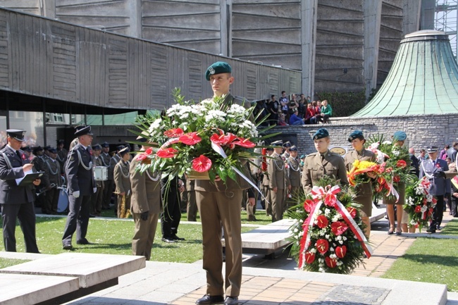 Tęcza mundurów - 224. rocznica Konstytucji 3 Maja 