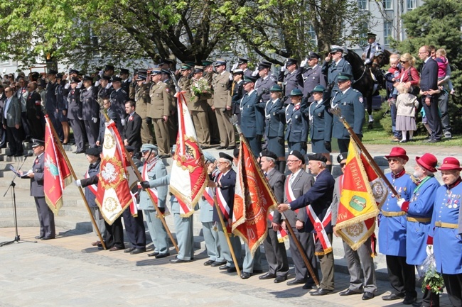 Tęcza mundurów - 224. rocznica Konstytucji 3 Maja 