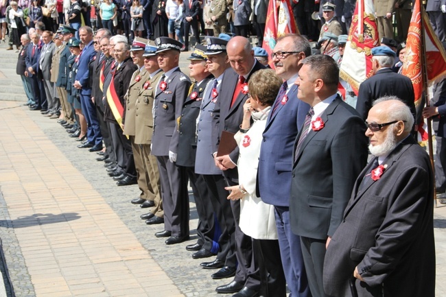 Tęcza mundurów - 224. rocznica Konstytucji 3 Maja 