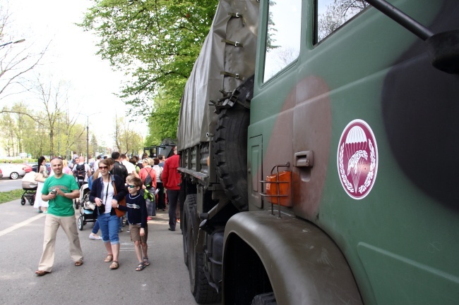 Trzeciomajowy piknik na Błoniach