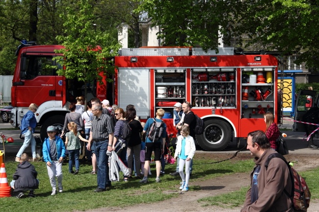 Trzeciomajowy piknik na Błoniach