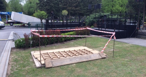 Spocznie na Powązkach