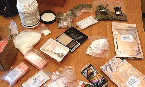 Niebezpieczne specyfiki znalezione i zabezpieczone przez pułtuską policję