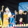 Patriarcha Filaret na kijowskim Majdanie  (luty 2014), gdzie często demonstrowano jedność ukraińskiego chrześcijaństwa. Za patriarchą stoi bp Stanisław Szyrokoradiuk, wówczas biskup pomocniczy w Kijowie, a obecnie ordynariusz charkowsko-zaporoski