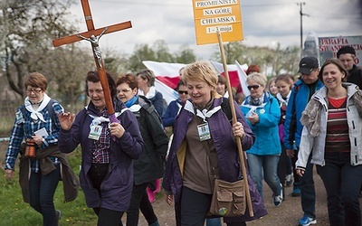 W tym roku w wędrówce wzięło udział prawie 400 pielgrzymów. Pielgrzymka nazywa się „Promienista”, bo pątnicy wędrują z różnych stron diecezji