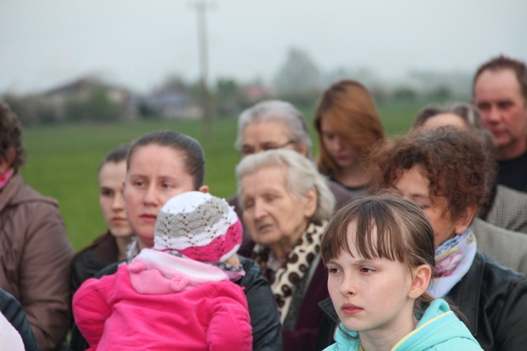 Msza św. przy kapliczce w Mariance