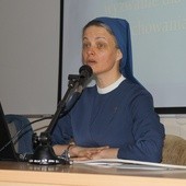 Wykład o gender wygłosiła s. Anna Maria Pudełko, apostolinka, psychopedagog powołania