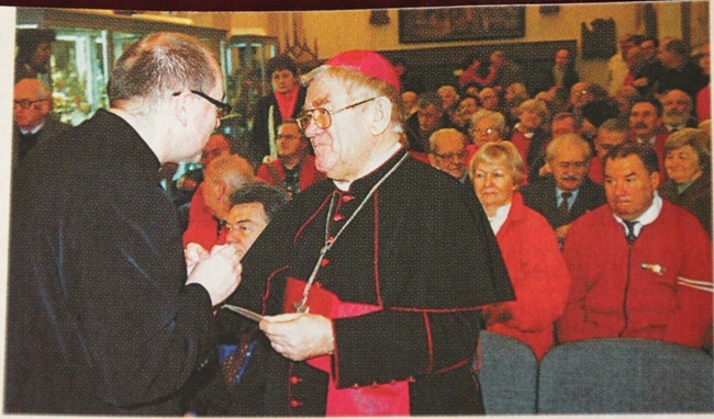 Śp. bp Józef Pazdur w obiektywie Gościa Wrocławskiego