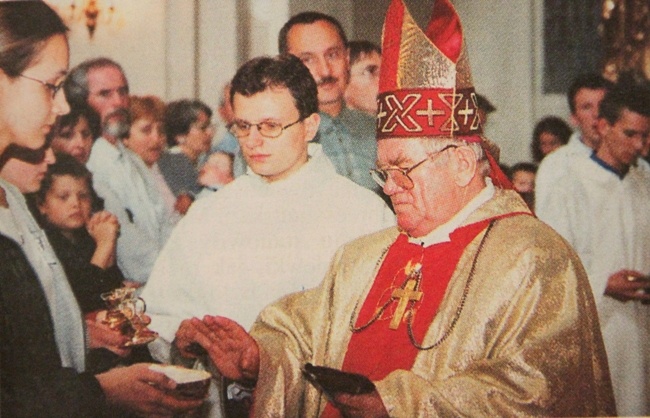 Śp. bp Józef Pazdur w obiektywie Gościa Wrocławskiego