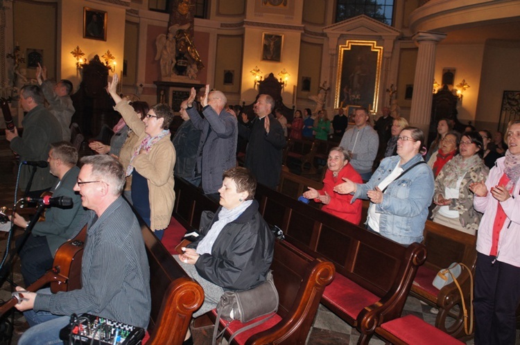 Wieczory uwielbienia w Skierniewicach