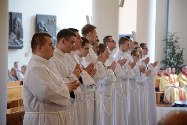 Święcenia diakonatu