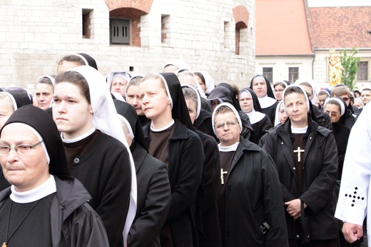 Procesja ku czci św. Stanisława z Wawelu na Skałkę - cz. 1