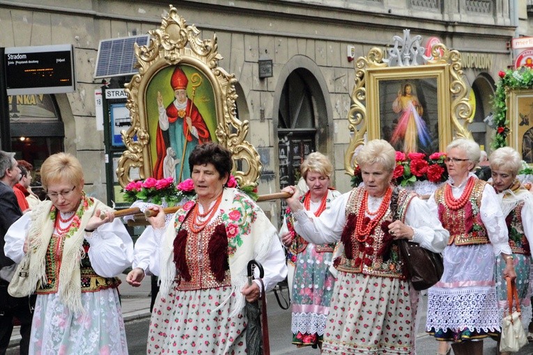 Procesja ku czci św. Stanisława z Wawelu na Skałkę - cz. 1