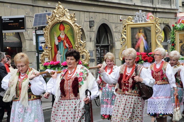 Procesja ku czci św. Stanisława z Wawelu na Skałkę - cz. 1