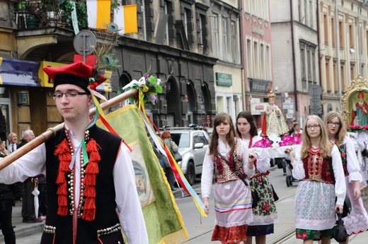 Procesja ku czci św. Stanisława z Wawelu na Skałkę - cz. 1