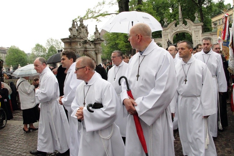 Procesja ku czci św. Stanisława z Wawelu na Skałkę - cz. 1