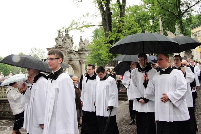 Procesja ku czci św. Stanisława z Wawelu na Skałkę - cz. 1