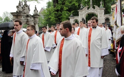 Procesja ku czci św. Stanisława z Wawelu na Skałkę - cz. 1