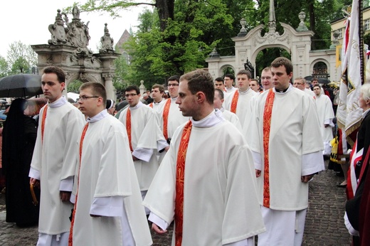 Procesja ku czci św. Stanisława z Wawelu na Skałkę - cz. 1