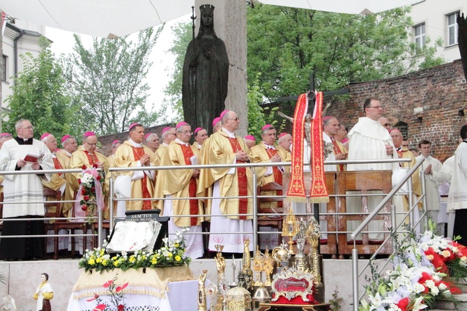 Procesja ku czci św. Stanisława z Wawelu na Skałkę cz. 2