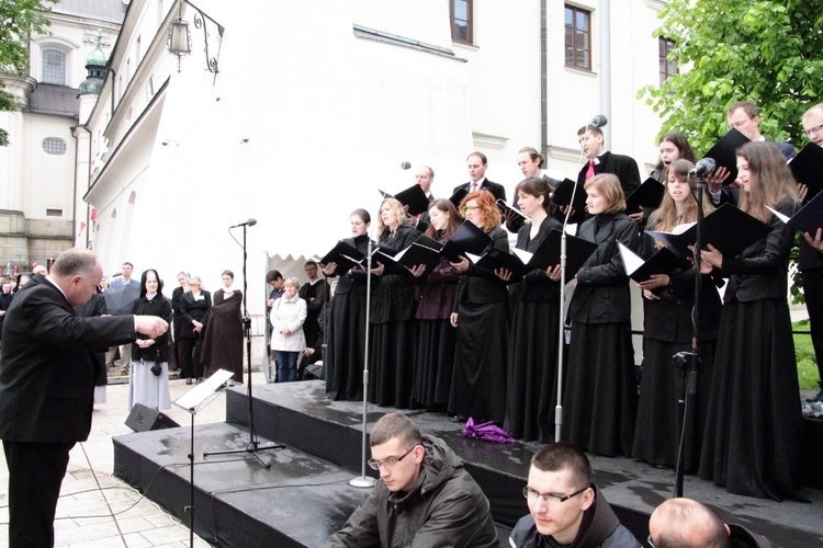 Procesja ku czci św. Stanisława z Wawelu na Skałkę cz. 2