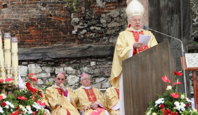 Abp  Michalik: Polska musi się nawrócić!