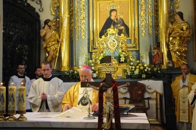 Jubileuszowa Eucharystia - bp Jan Szkodoń