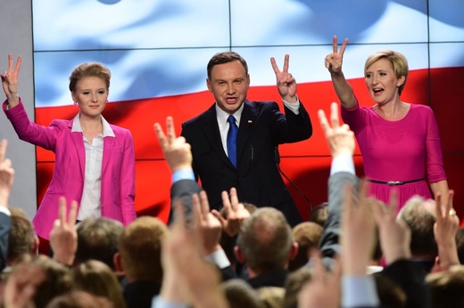 Andrzej Duda najlepszy w I turze