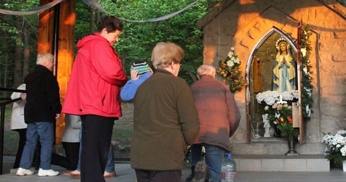 Od ponad stu lat mieszkańcy Kóz i okolic czczą Matk Bożą w jej koziańskim wizerunku