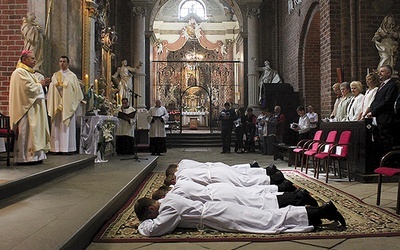  Modlitwa podczas ceremonii święceń