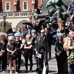 Protest pielęgniarek i położnych na Rynku Głównym