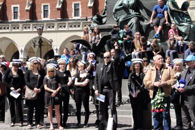 Protest pielęgniarek i położnych na Rynku Głównym