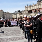 Protest pielęgniarek i położnych na Rynku Głównym