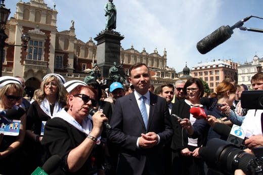 Andrzej Duda na proteście pielęgniarek