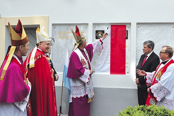 Odsłonięcie pamiątkowej tablicy