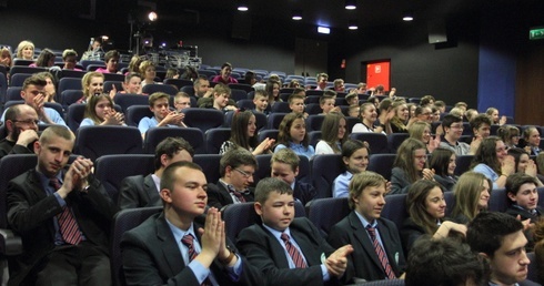 Tam jest się "bardziej"