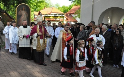 Procesja do kościoła