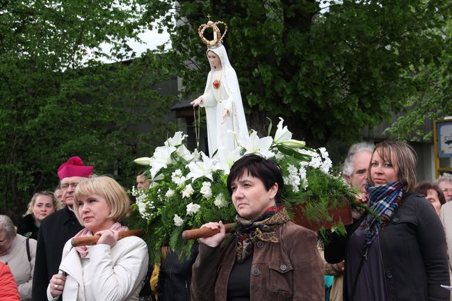 Koronacja figury MB Fatimskiej w parafii św. Wojciecha