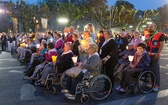 Lourdes, procesja różańcowa