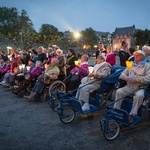 Lourdes, procesja różańcowa