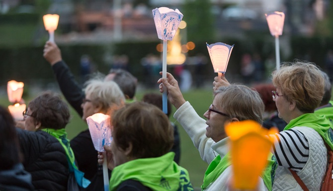 Lourdes, procesja różańcowa