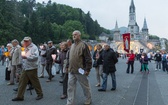 Lourdes, procesja różańcowa