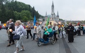 Lourdes, procesja różańcowa