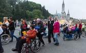 Lourdes, procesja różańcowa