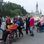 Lourdes, procesja różańcowa