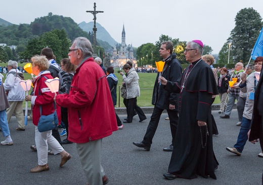 Abp Wiktor Skworc w Lourdes